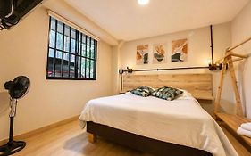 Nuevo estudio cerca de Plaza Mayor NID101 By Roots Rentals